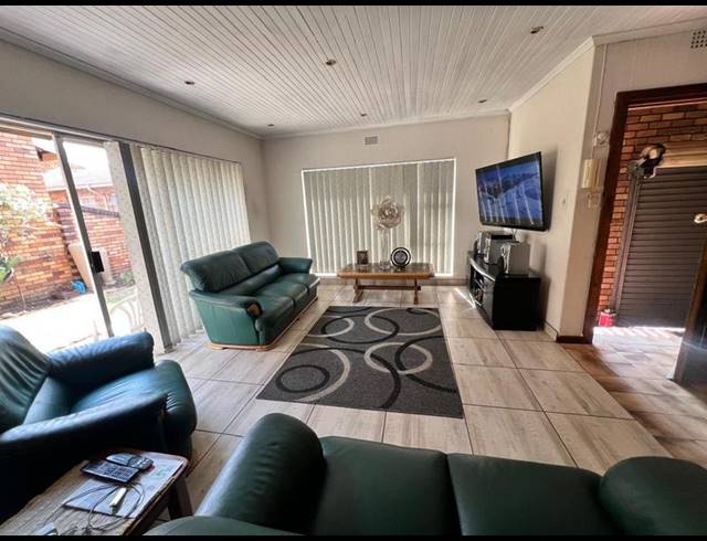 3 BEDROOM SIMPLEX FOR SALE IN DALPARK EXT 1